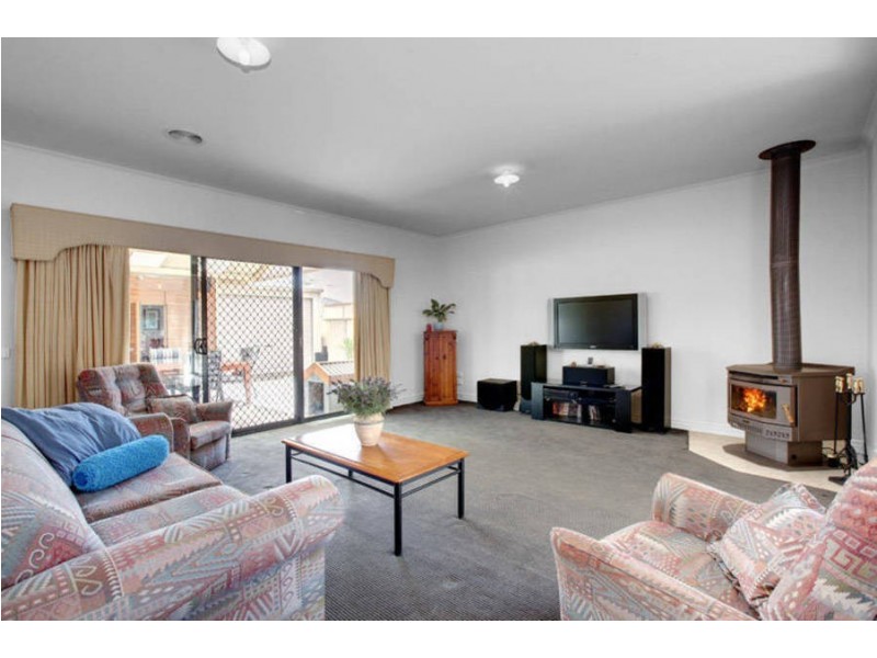 4 St Patricks Place, Tarneit VIC 3029