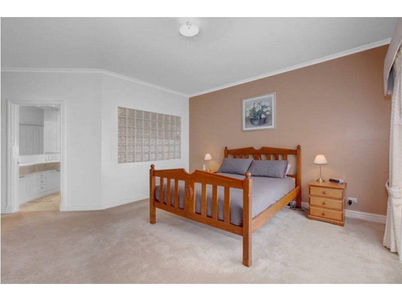 4 St Patricks Place, Tarneit VIC 3029