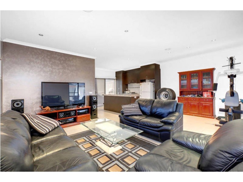 2/8 Lazor Street, Truganina VIC 3029