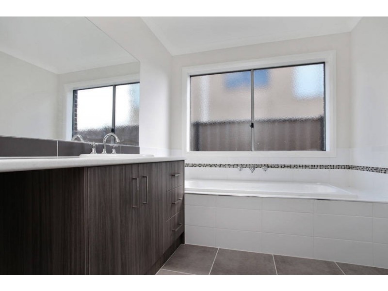 42 Bradman Drive, Tarneit VIC 3029