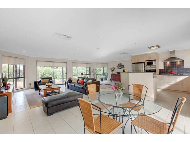 2 Pengelly Street, Werribee VIC 3030
