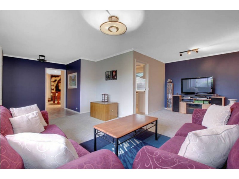 17 Golden Square Crescent, Hoppers Crossing VIC 3029