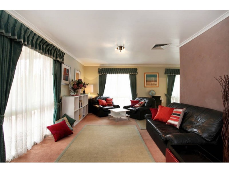 30 Huntingfield Drive, Hoppers Crossing VIC 3029