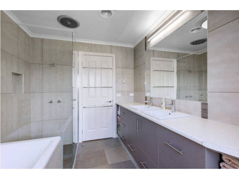 46 Hopetoun Road, Werribee VIC 3030