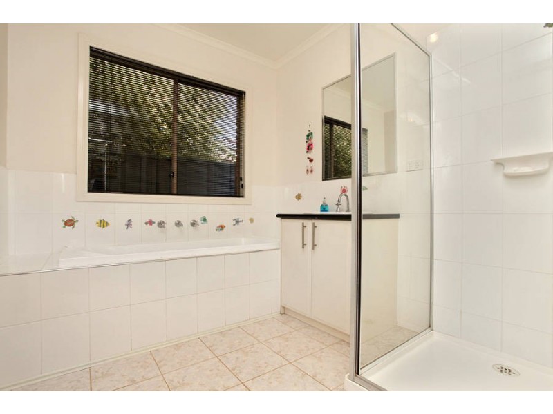 10 Melliodora Court, Wyndham Vale VIC 3024