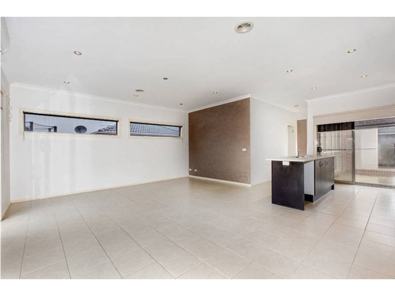 2/8 Lazor Street, Truganina VIC 3029
