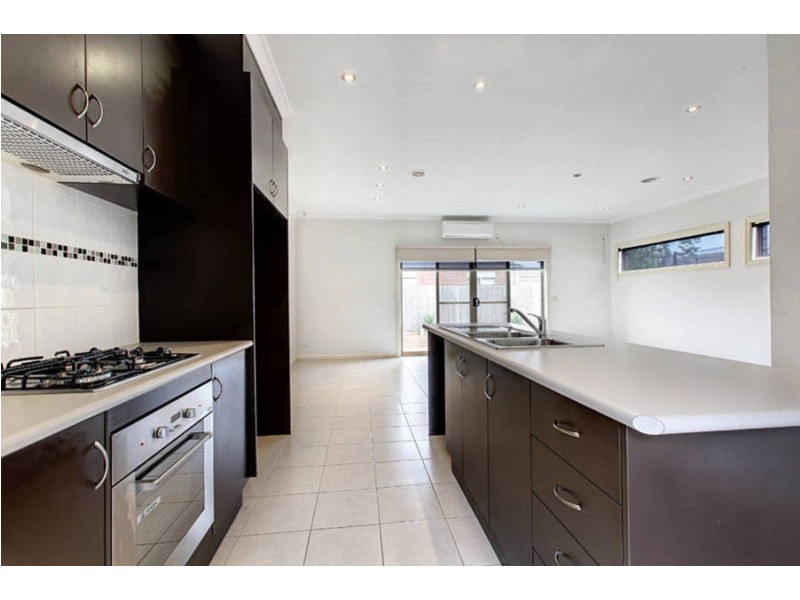 2/8 Lazor Street, Truganina VIC 3029