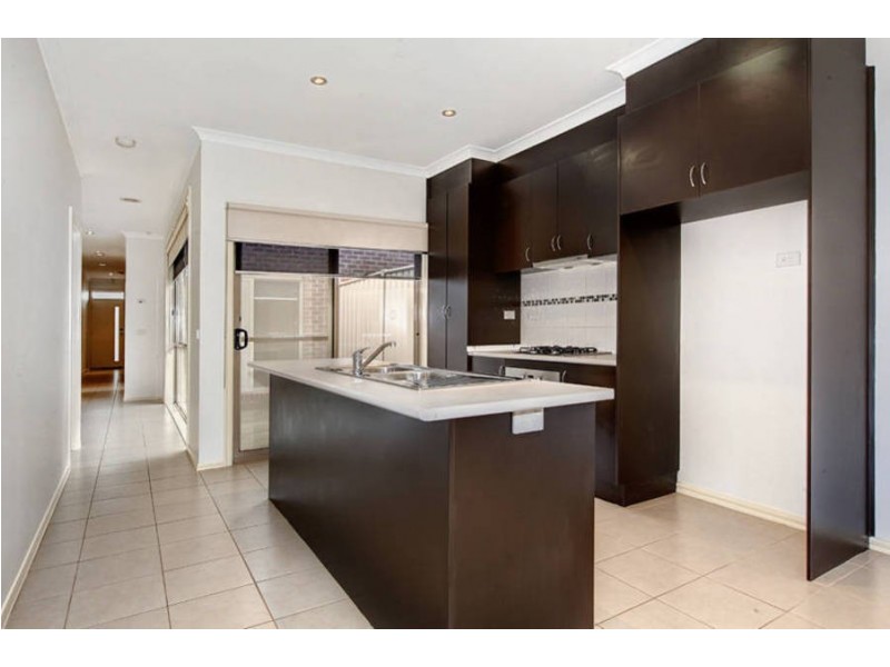 2/8 Lazor Street, Truganina VIC 3029