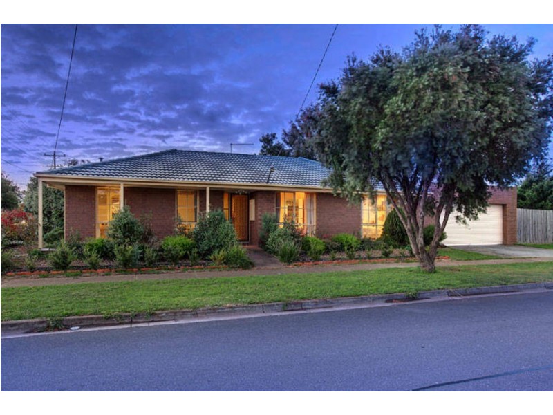 252 Greaves Street North, Werribee VIC 3030