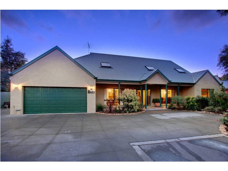 43-45 Sanctuary Close, Werribee VIC 3030