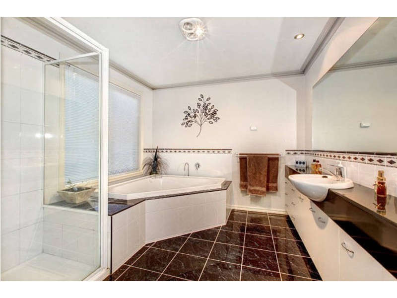 43-45 Sanctuary Close, Werribee VIC 3030