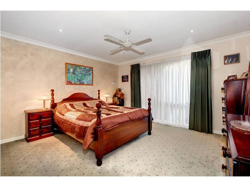 43-45 Sanctuary Close, Werribee VIC 3030