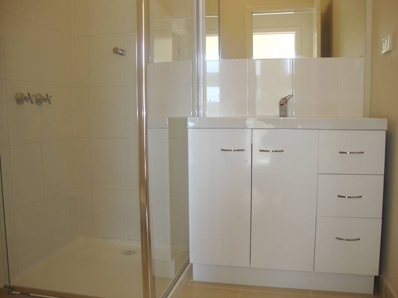 2/1 Memphis Drive, Truganina VIC 3029