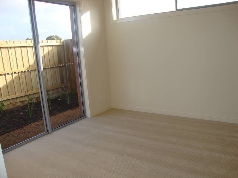 16 Westmeadows Lane, Truganina VIC 3029