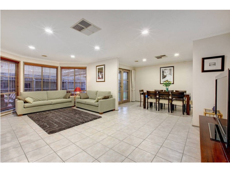 136 Kingston Boulevard, Hoppers Crossing VIC 3029