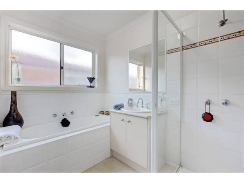 9 Charlotte Crescent, Wyndham Vale VIC 3024