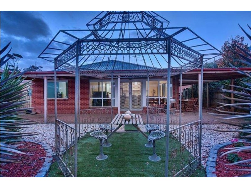 9 Charlotte Crescent, Wyndham Vale VIC 3024