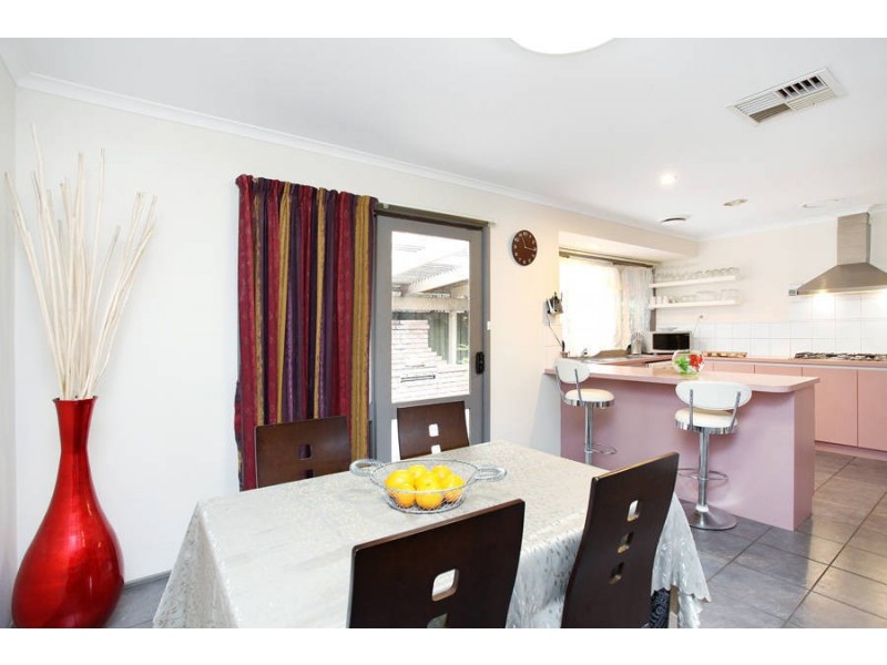 13 Argyle Crescent, Werribee VIC 3030