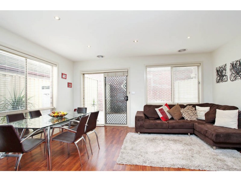 2/80A  Edwards Road, Werribee VIC 3030