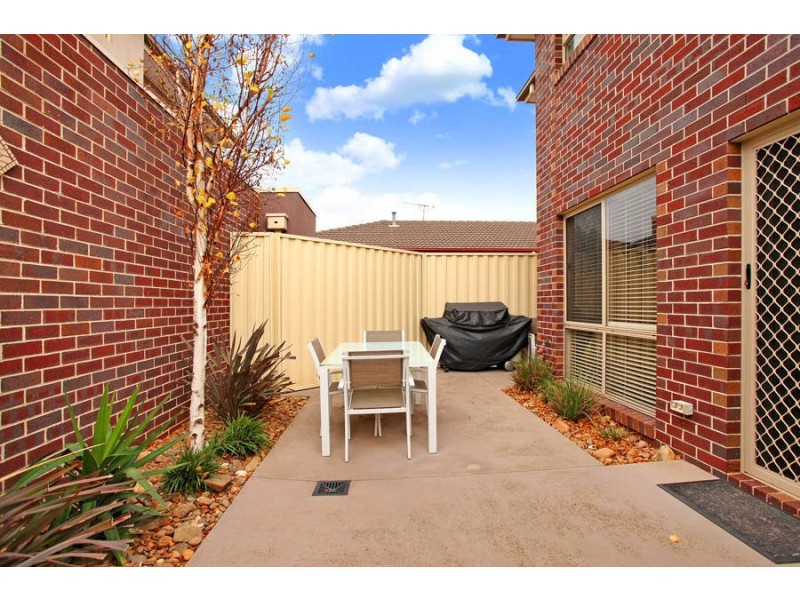 2/80A  Edwards Road, Werribee VIC 3030