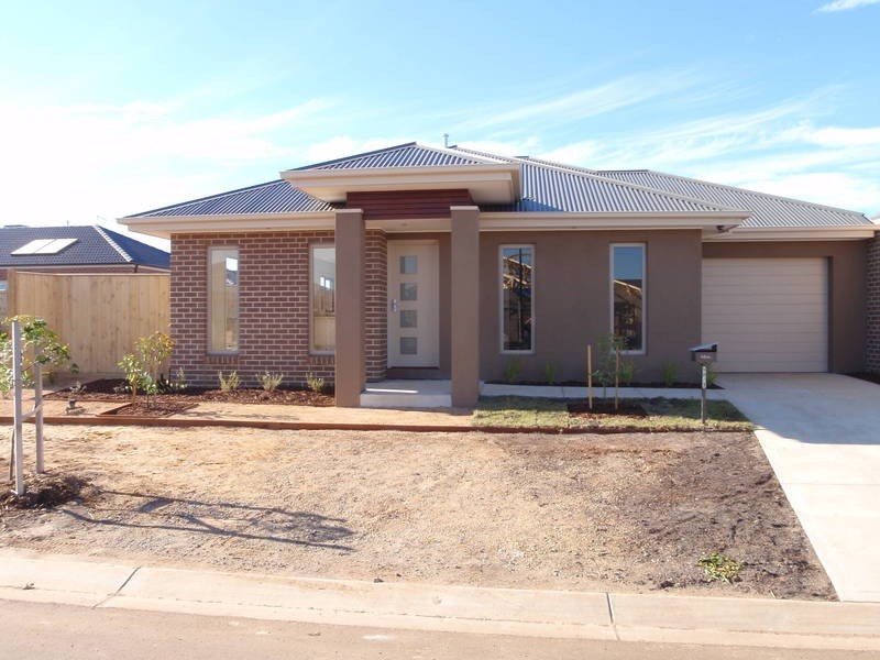 2/60 Vanderbilt Avenue, Truganina VIC 3029