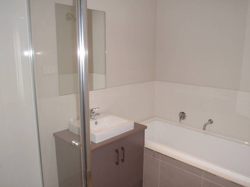 2/60 Vanderbilt Avenue, Truganina VIC 3029