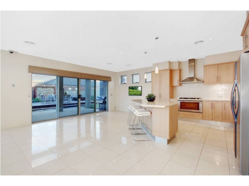 76 Riversdale Drive, Tarneit VIC 3029