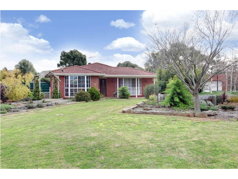 16 Riverbend Crescent, Werribee VIC 3030