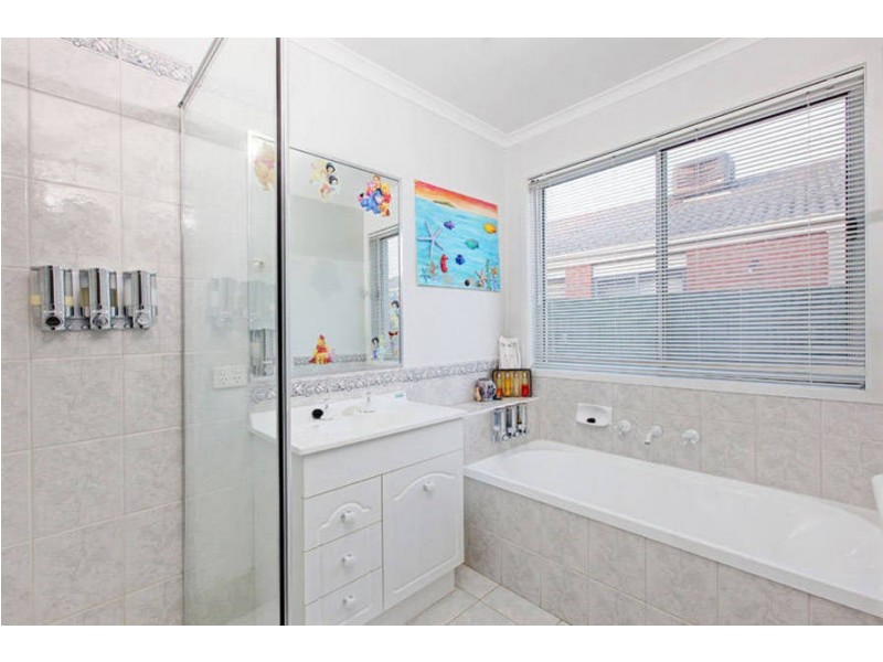 4 Normandy Close, Hoppers Crossing VIC 3029