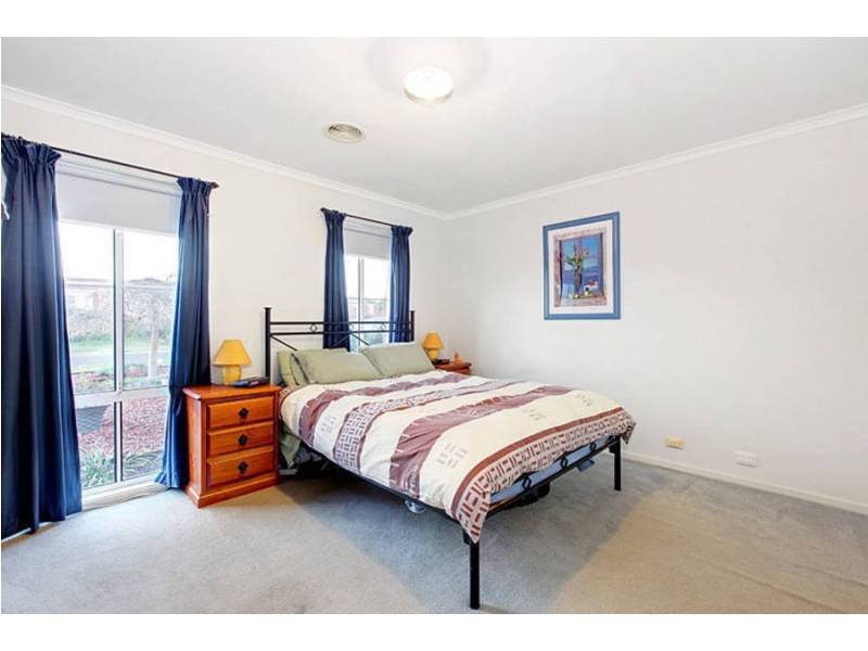 4 Normandy Close, Hoppers Crossing VIC 3029