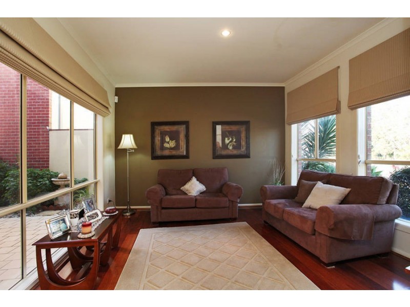 9 Almond Close, Werribee VIC 3030