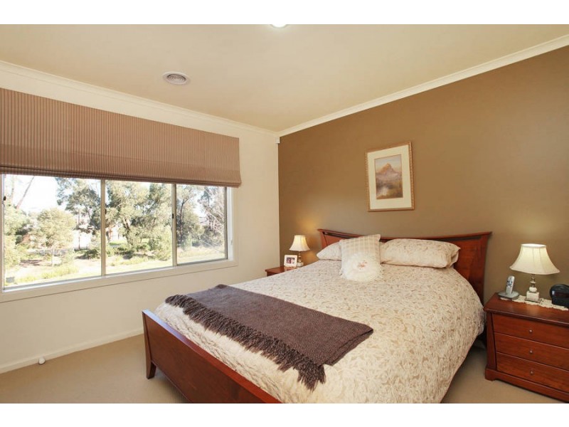 9 Almond Close, Werribee VIC 3030