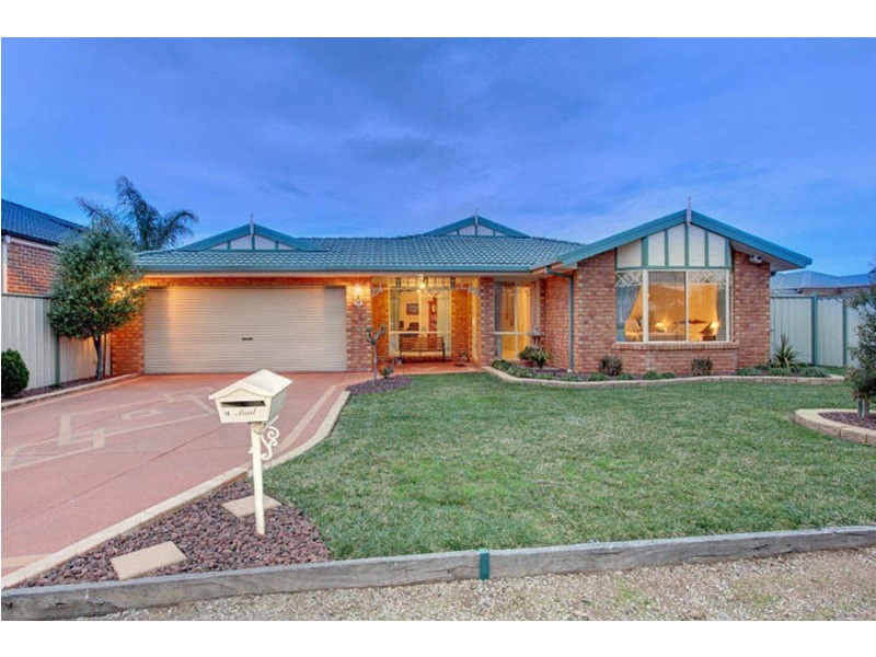 19 Selbourne Avenue, Werribee VIC 3030