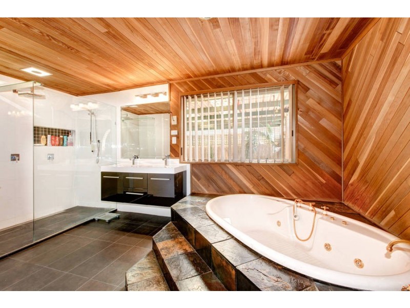 41 Shoalhaven Street, Werribee VIC 3030