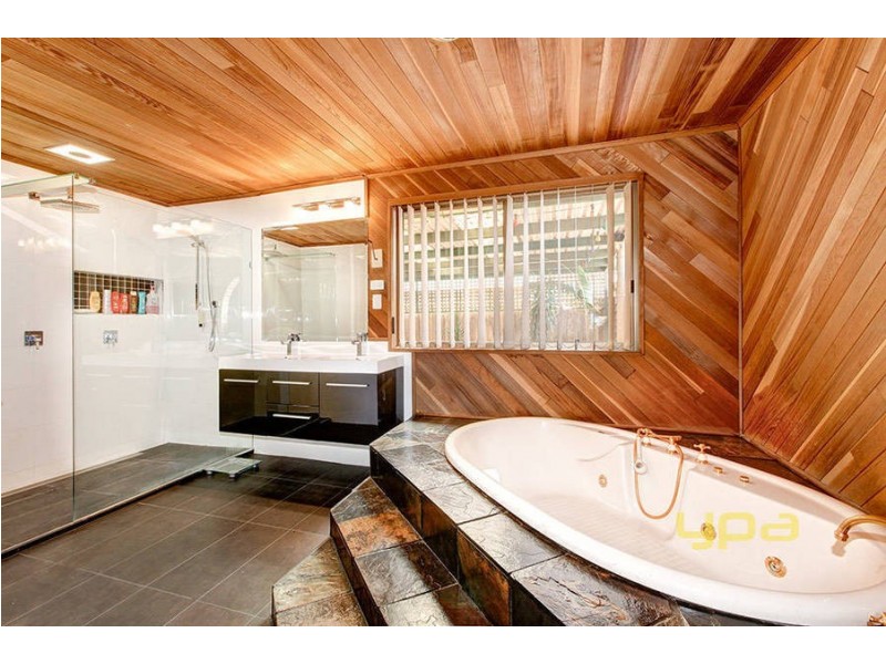 41 Shoalhaven Street, Werribee VIC 3030