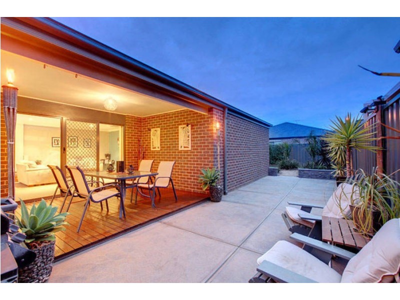 28 Carisbrook Circuit, Truganina VIC 3029