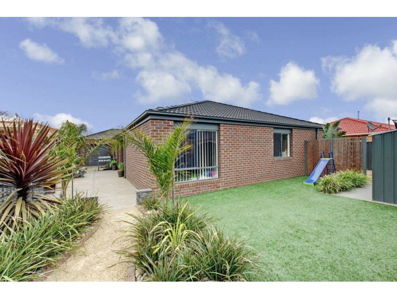 28 Carisbrook Circuit, Truganina VIC 3029