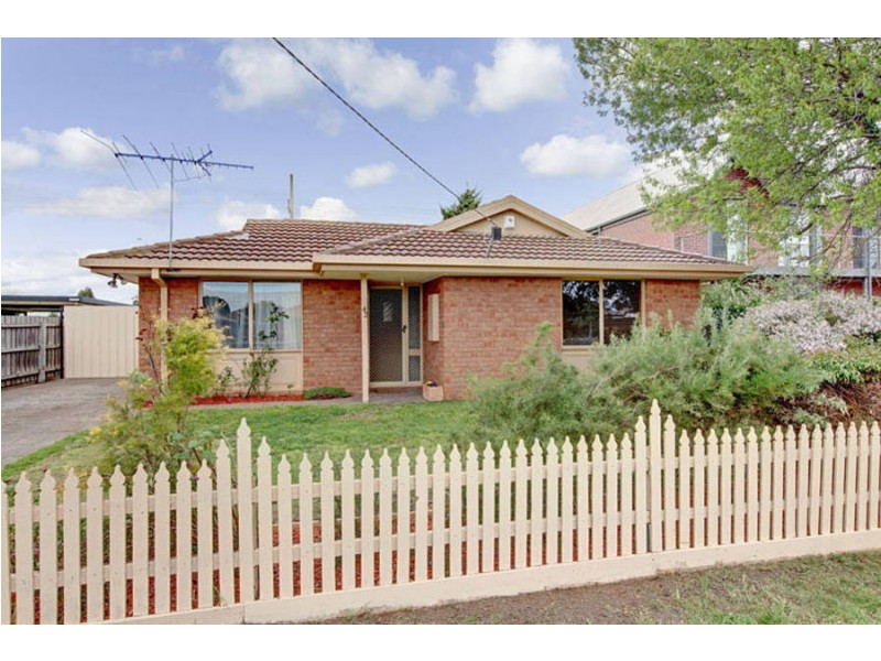42 Weeden Drive, Werribee VIC 3030