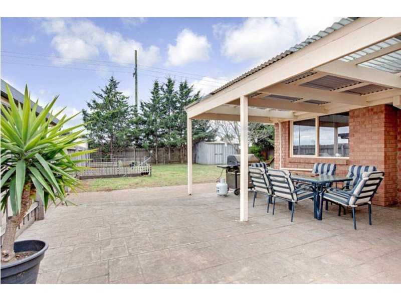 42 Weeden Drive, Werribee VIC 3030