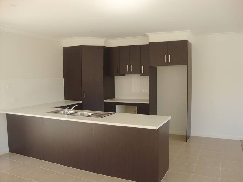 1 & 2/1 Gerald Street, Werribee VIC 3030