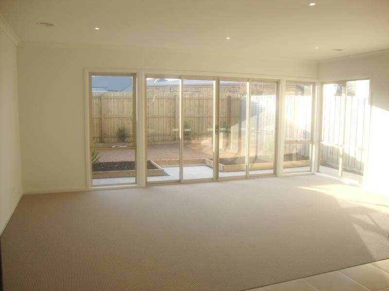 1 & 2/1 Gerald Street, Werribee VIC 3030