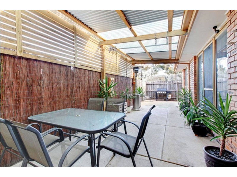 2/13 Nettlefold Avenue, Hoppers Crossing VIC 3029