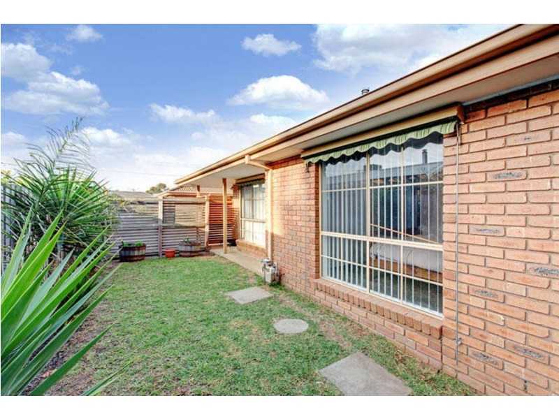 2/13 Nettlefold Avenue, Hoppers Crossing VIC 3029