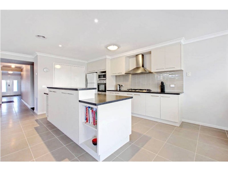 32 Kinglake Drive, Wyndham Vale VIC 3024