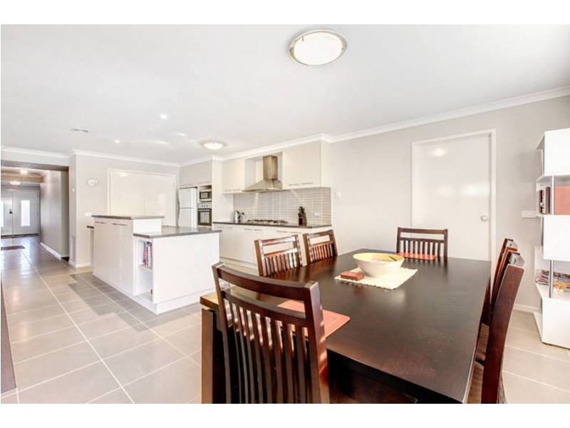 32 Kinglake Drive, Wyndham Vale VIC 3024