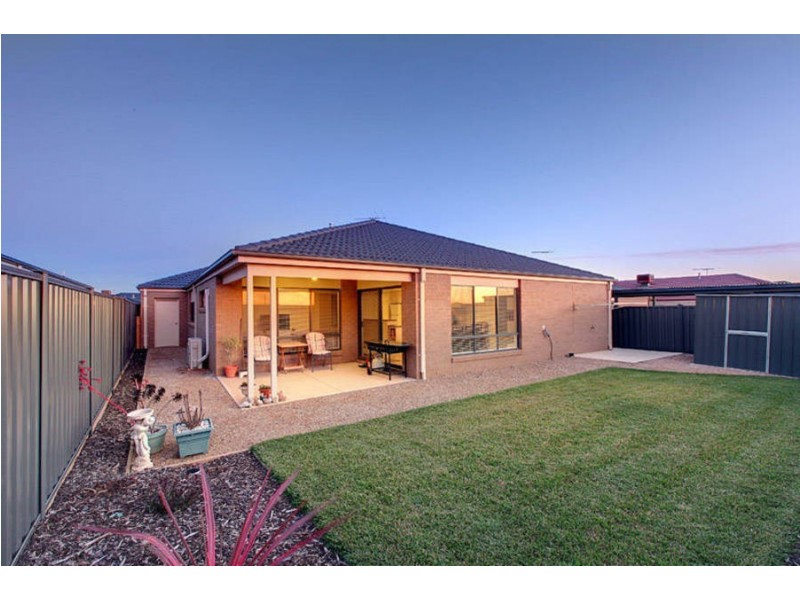 32 Kinglake Drive, Wyndham Vale VIC 3024