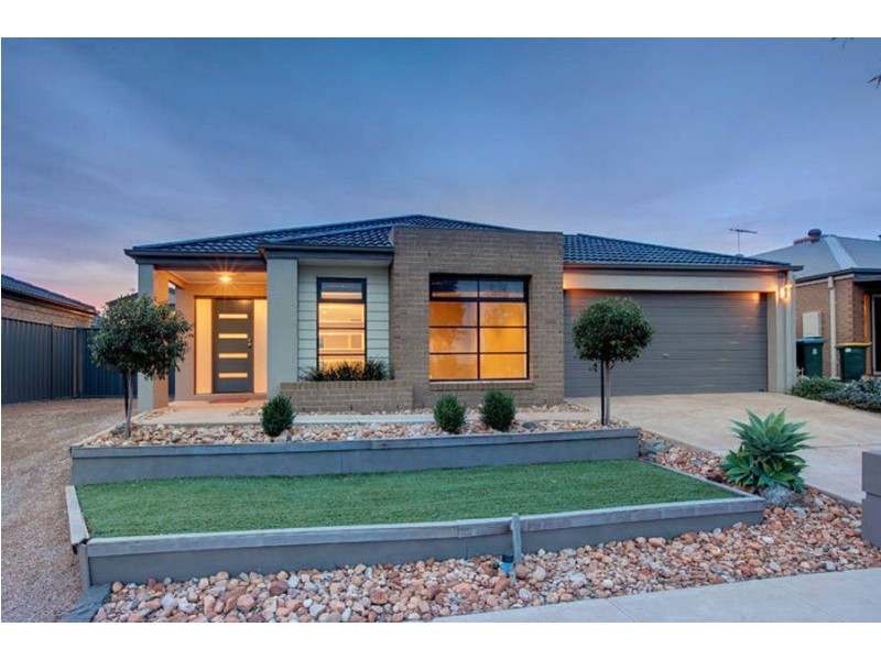 6 Fortescue Boulevard, Wyndham Vale VIC 3024