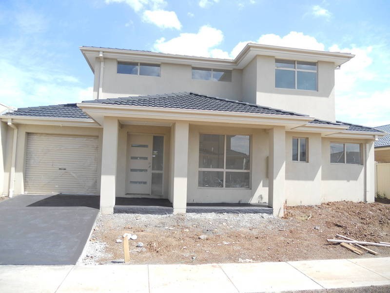 1&2/5 Starflower Way, Truganina VIC 3029