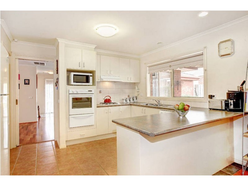 4 Parkside Walk, Hoppers Crossing VIC 3029
