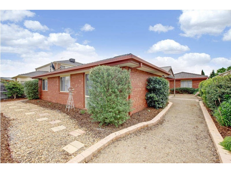 4 Parkside Walk, Hoppers Crossing VIC 3029